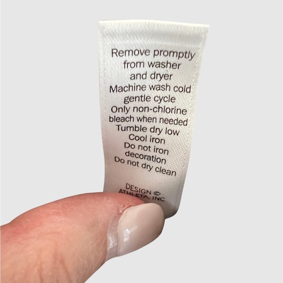 Athleta EUC athletic shorts lined size small - Picture 10 of 11